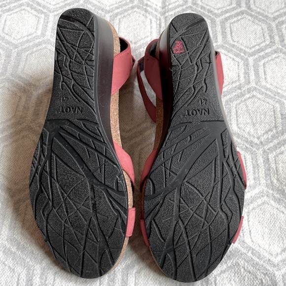 NAOT Brick Red Wedge Sandals Shoes Women’s 
Sz:41 EU. - Picture 8 of 11